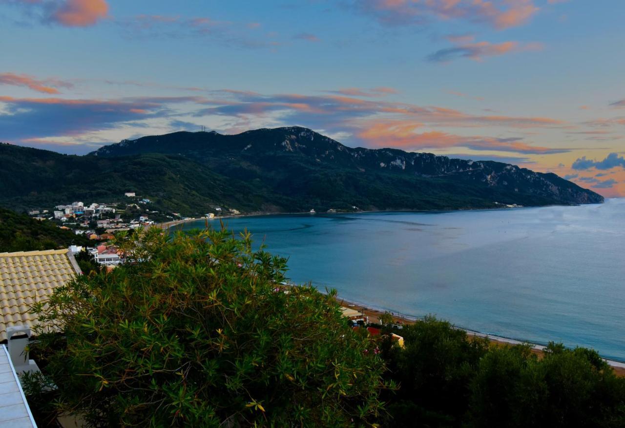 Delfini Resort Agios Georgios Pagon Exterior foto