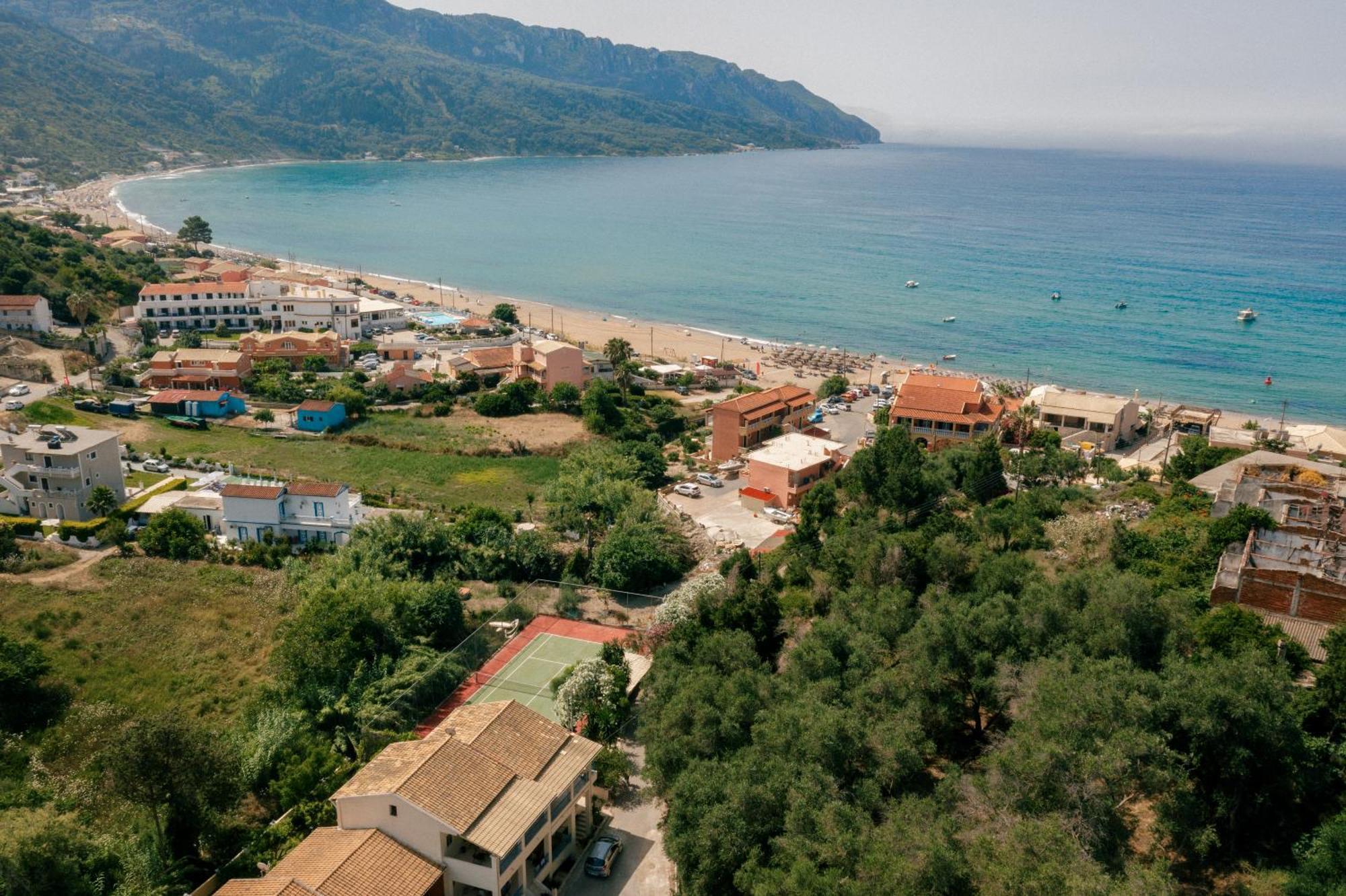 Delfini Resort Agios Georgios Pagon Exterior foto