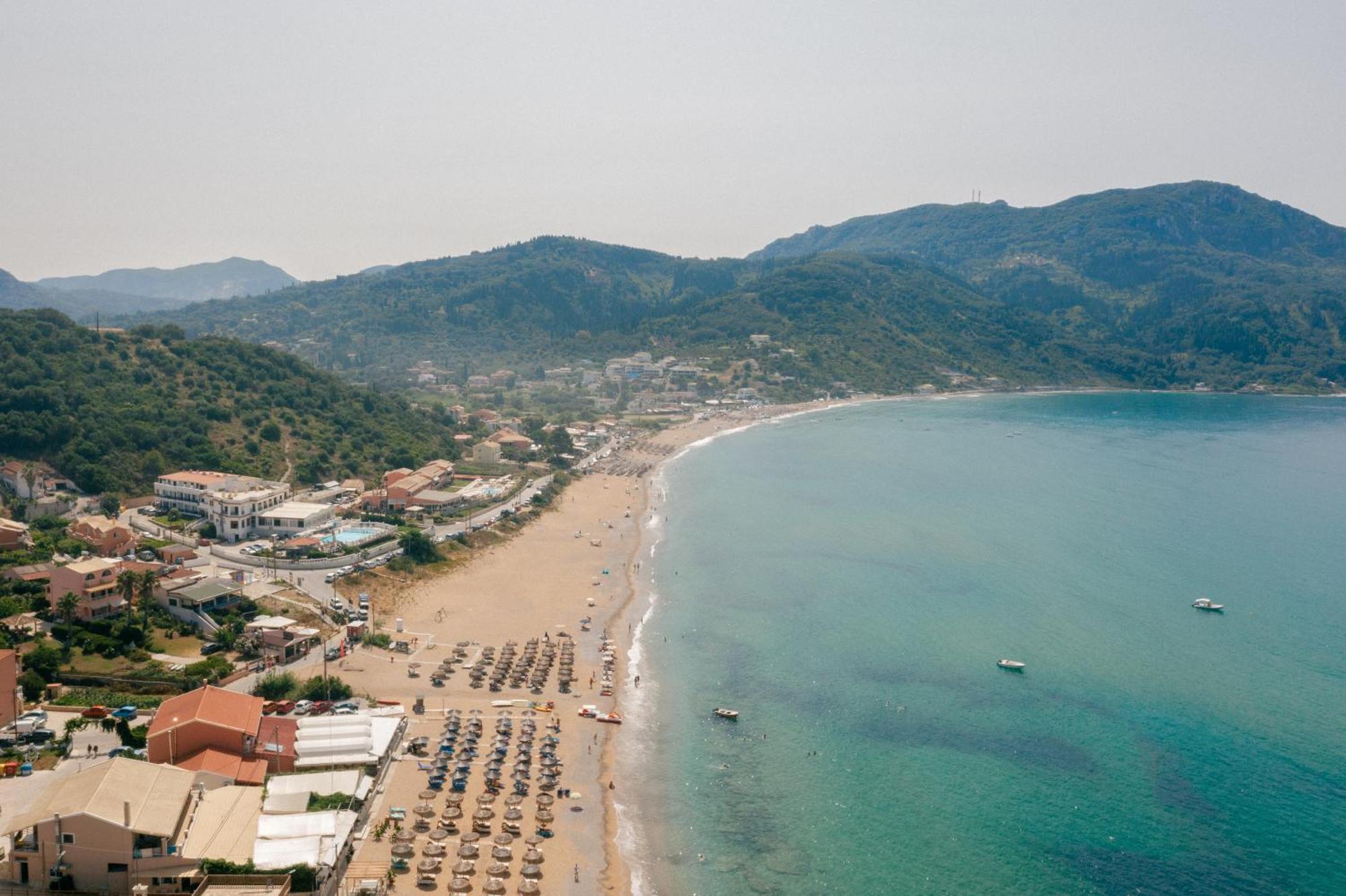 Delfini Resort Agios Georgios Pagon Exterior foto